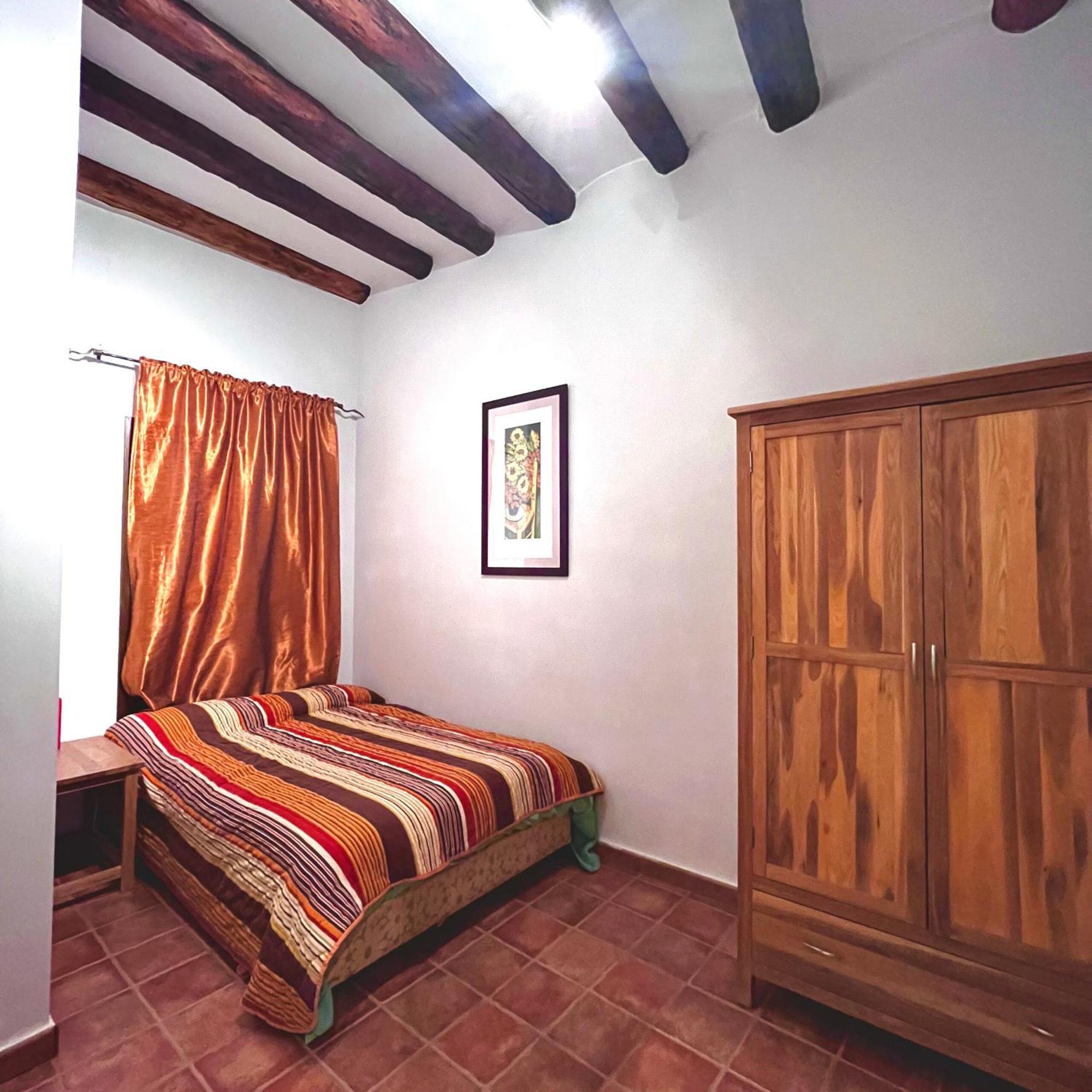 Apartamentos Angelus Plaza Mayor De Graus Bagian luar foto
