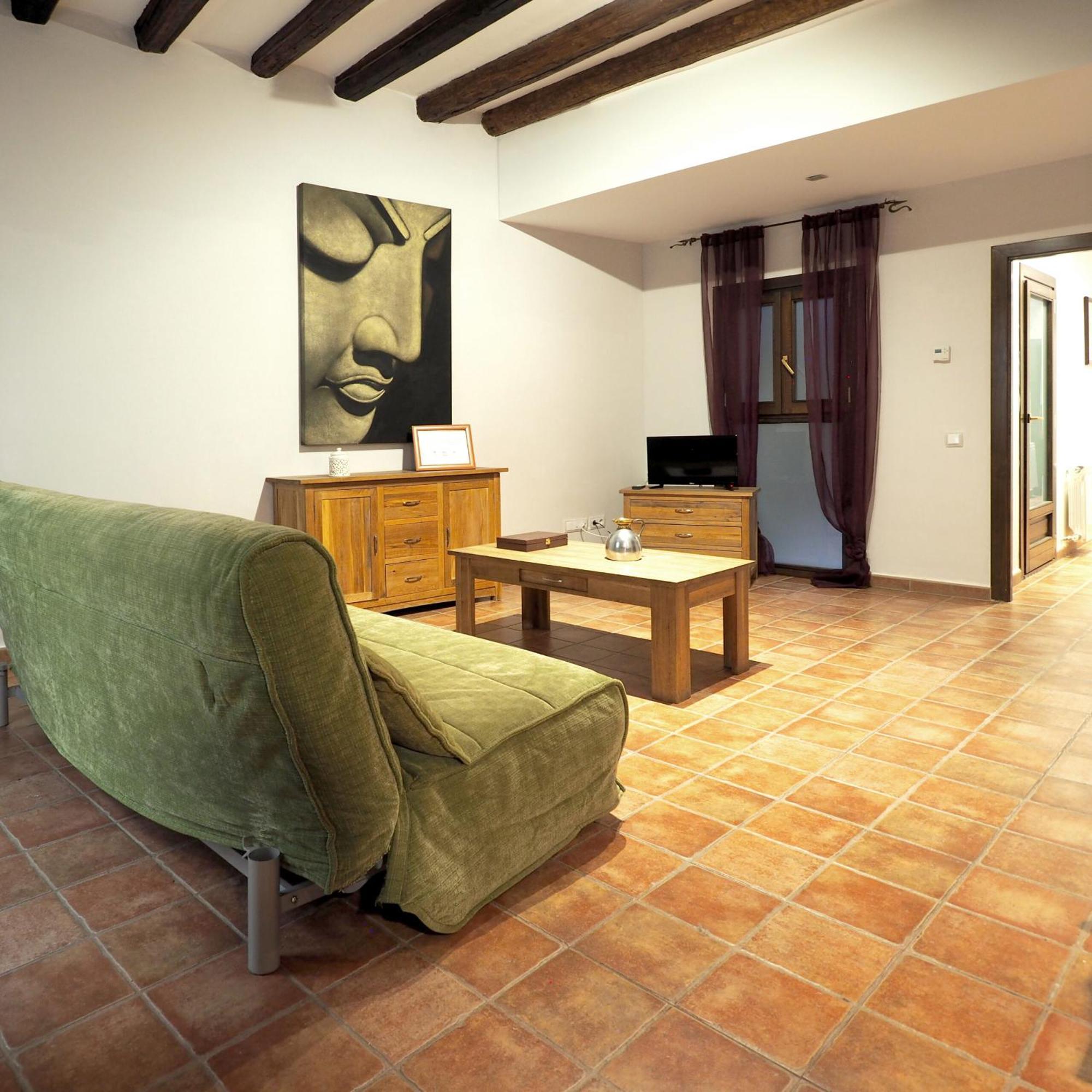Apartamentos Angelus Plaza Mayor De Graus Bagian luar foto
