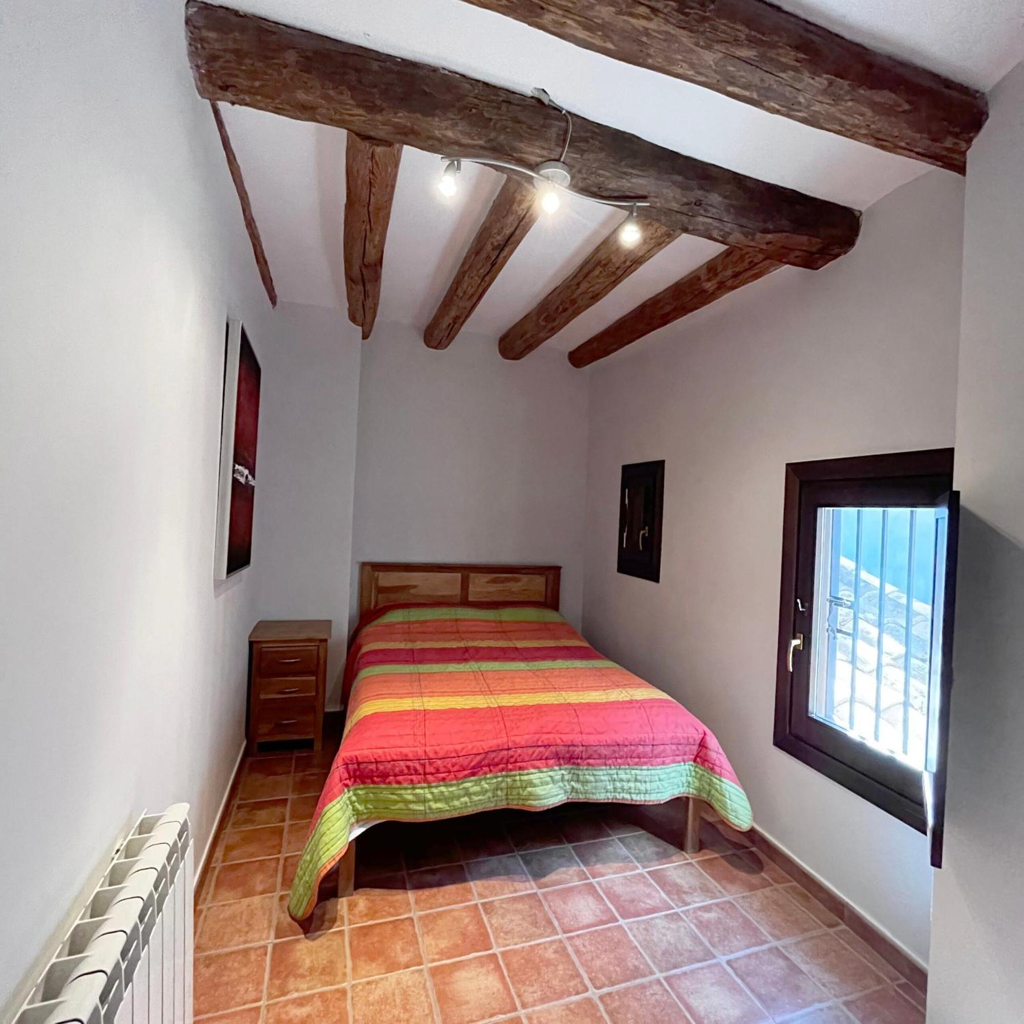 Apartamentos Angelus Plaza Mayor De Graus Bagian luar foto
