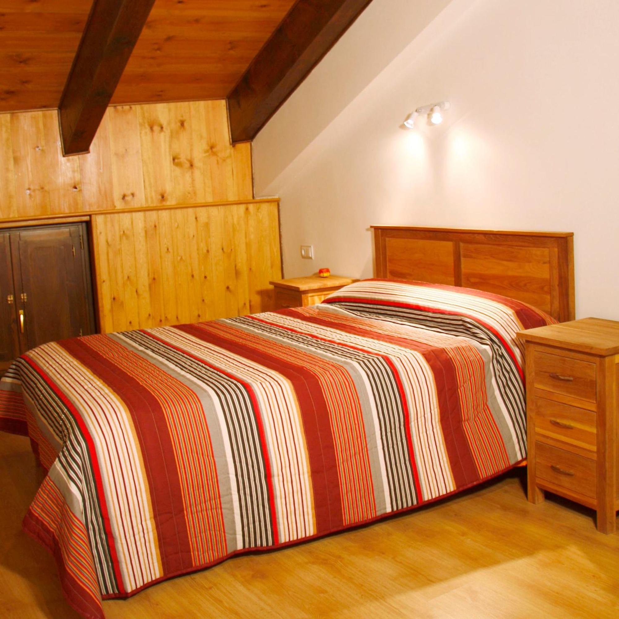 Apartamentos Angelus Plaza Mayor De Graus Bagian luar foto